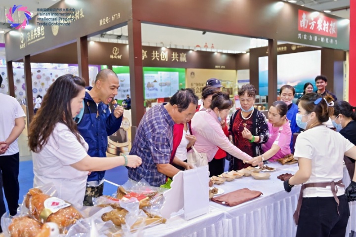 万事荣昌 烤乳猪1